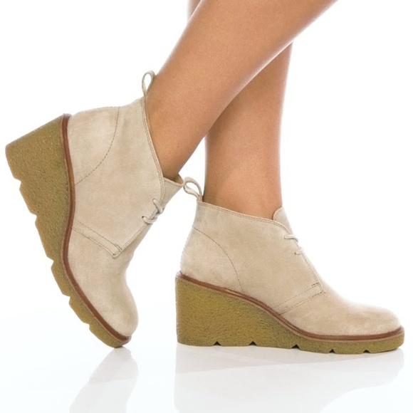 Clarks Clarkford DBT Sand Suede Chukka Ankle Boots Beige Wedge heel Booties 9 - Picture 3 of 14